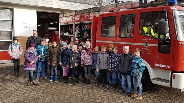 Read more about the article Die Klasse 3c besuchte die freiwillige Feuerwehr