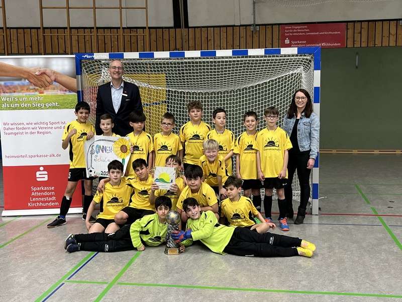 Read more about the article Sonnenschule sichert sich die Stadtmeisterschaft im Fußball